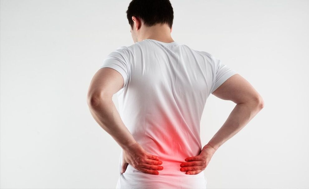 Dolor lumbar debido a la osteocondrosis.